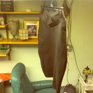 Charcoal slimming pencil skirt/Stretchy+flattering